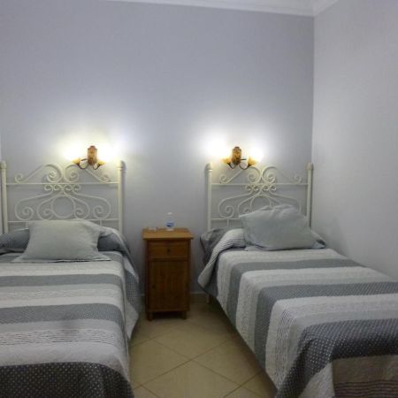 Hostal Virgen Del Rocio Los Palacios Y Villafranca Extérieur photo