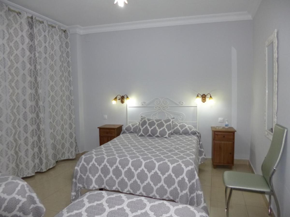 Hostal Virgen Del Rocio Los Palacios Y Villafranca Extérieur photo