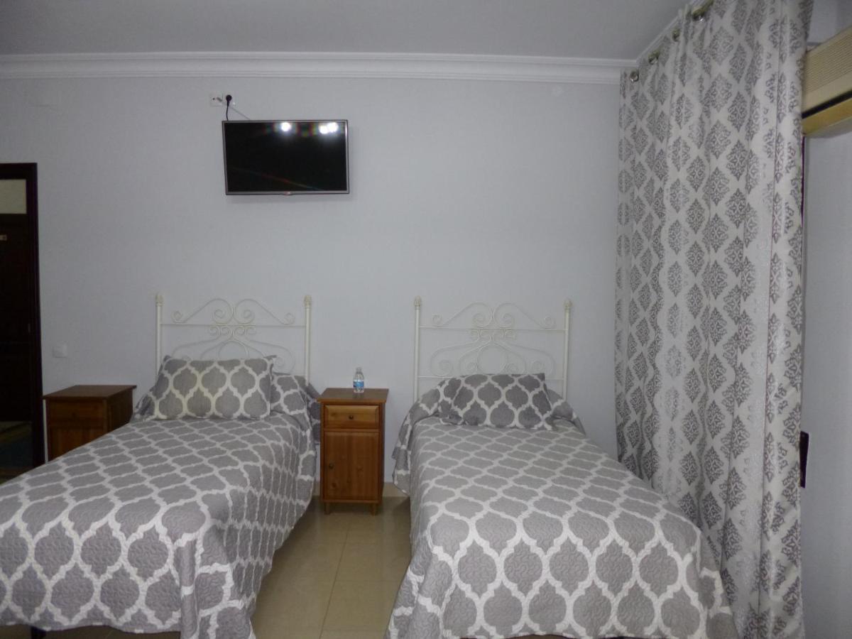 Hostal Virgen Del Rocio Los Palacios Y Villafranca Extérieur photo