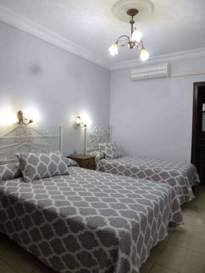 Hostal Virgen Del Rocio Los Palacios Y Villafranca Extérieur photo