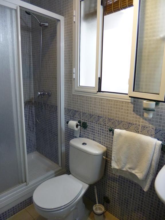 Hostal Virgen Del Rocio Los Palacios Y Villafranca Chambre photo
