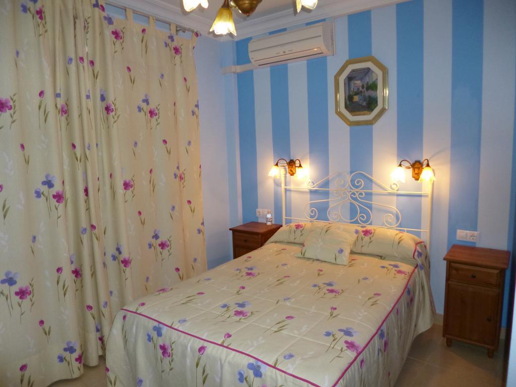 Hostal Virgen Del Rocio Los Palacios Y Villafranca Chambre photo